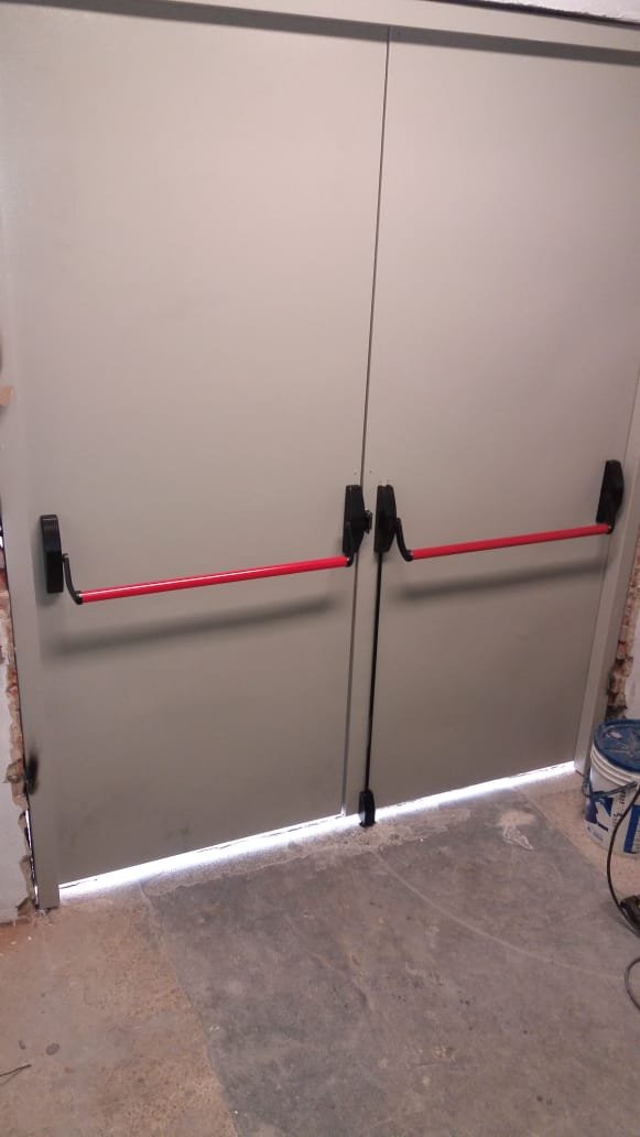 Imágen de Puertas y Accesos